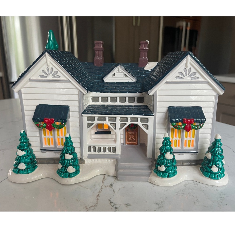Department 56 Snow Village GRANDMA'S COTTAGE Retired in box